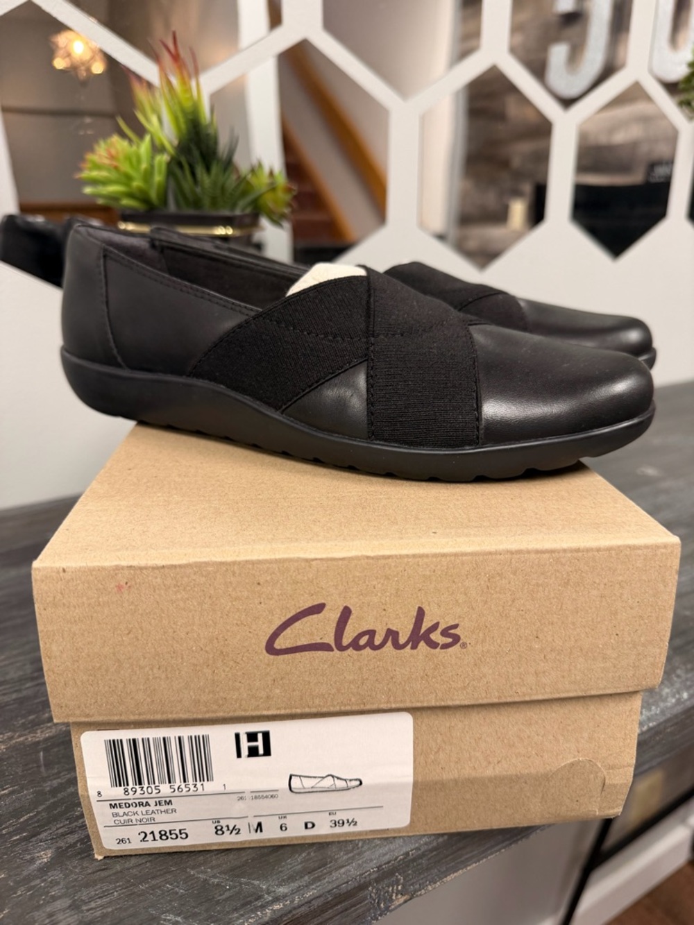 Clarks Medora Jem Black Leather Flats Comfort Cushion Soft 8.5 NWT